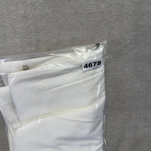 Greg Norman Pants Women's 12 Golf Cropped Pants White Performance Luxury Style - Picture 12 of 12